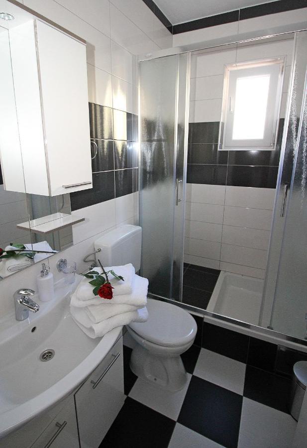 Apartmani Bozena Makarska Buitenkant foto